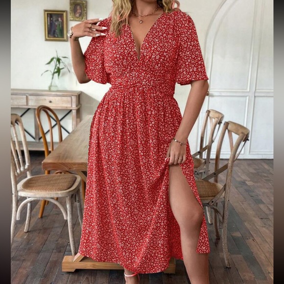 Boho Plus Size Floral Print Slit Smocked Print Dress - Picture 4 of 7